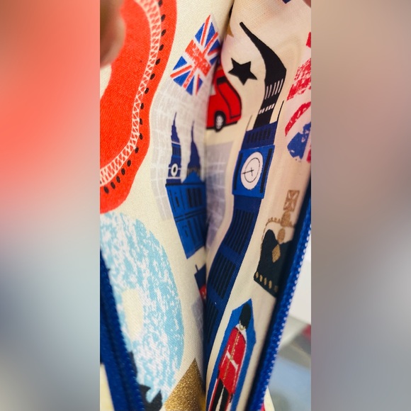 Harrods decor vinyl wallet slim fold, snap close, zip/open pockets London scenes - Picture 4 of 8